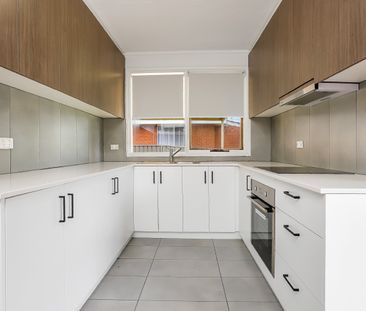 Neat family home in the heart of Bradbury - Photo 4