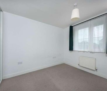 Gilbert White Close, UB6 - Photo 4