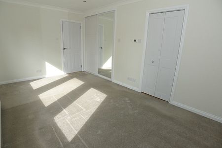 Property to let in St Andrews - Photo 3