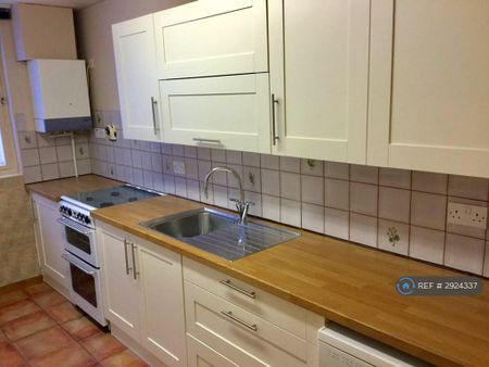 2 bedroom terraced house to rent - Photo 3