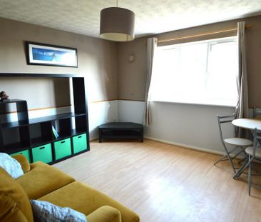 2 bedroom property to rent - Photo 1