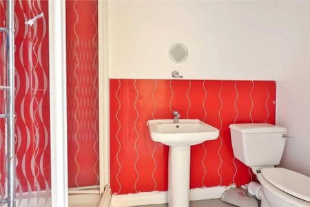 3 bedroom apartment to rent - Photo 5