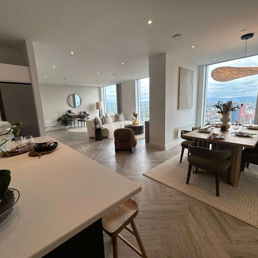 Stunning Fully Furnished Three Double Bedroom Penthouse Apartment with Exceptional facilities in the Exclusive Cortland Development, Colliers Yard. - Photo 1