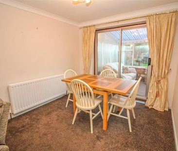 3 bedroom semi-detached house to rent - Photo 6