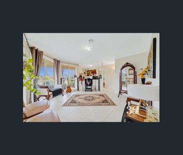 🏡 Contemporary Park-View Home with Prime Location – Electricity, Wa... - Photo 2