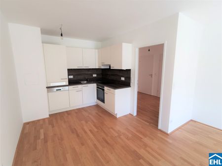 Schöne 2 Zimmer Wohnung mit Loggia in zentraler Lage - Photo 4