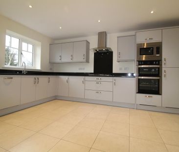 3 bedroom detached bungalow to rent - Photo 6