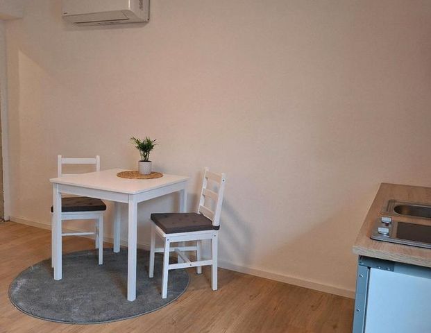 Möbliertes Zimmer mit Gemeinschaftsbad - Photo 1