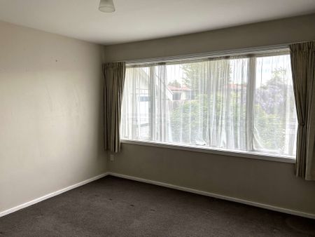 Three Bedroom Property - Photo 4