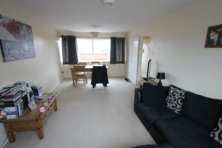 Queens Court, Tewkesbury, Gloucestershire, GL20 - Photo 3