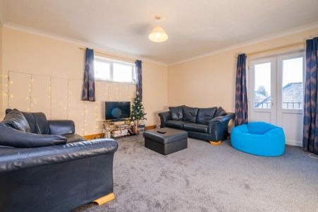 5 bedroom detached house to rent - Photo 3