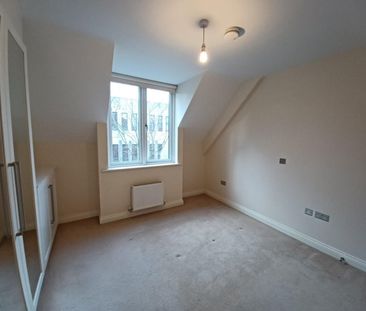 2 bedroom Flat To Let - Photo 3