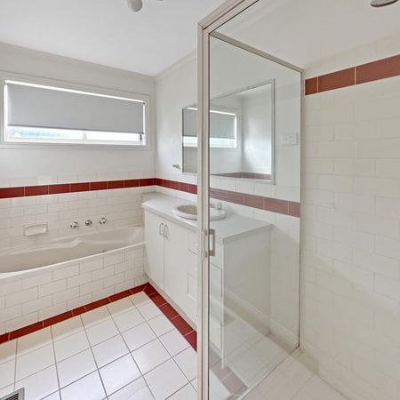 5 BEDROOM HOME! - Photo 5