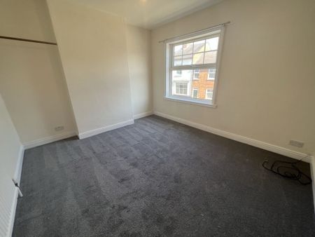 2 Bedroom Terraced - Photo 4