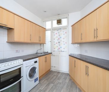 3 Bed Flat, Sussex Mansions, BN2 - Photo 2