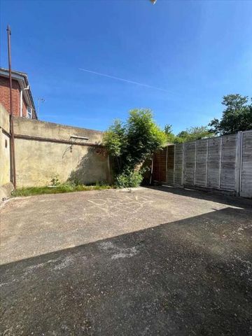 Waterton Avenue, Gravesend, DA12 - Photo 2