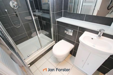 4 Bedroom House - Detached - Photo 3