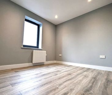 2 Bed Flat, High Street, E17 - Photo 2