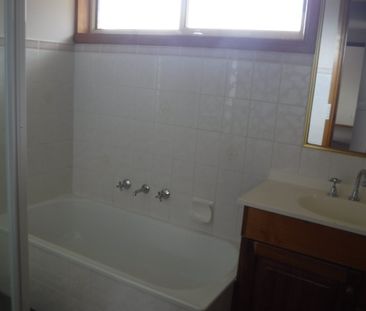 2/4 Hickson Place West Hobart TAS, 7000 - Photo 4