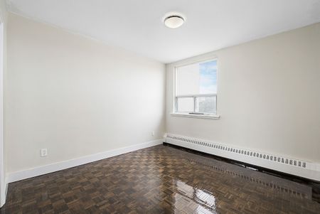 Diplomat Apartments - Photo 5