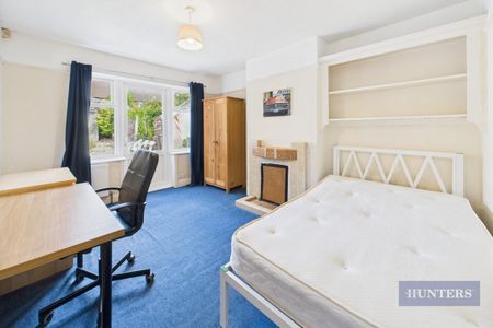 4 bedroom House To Let - Photo 4