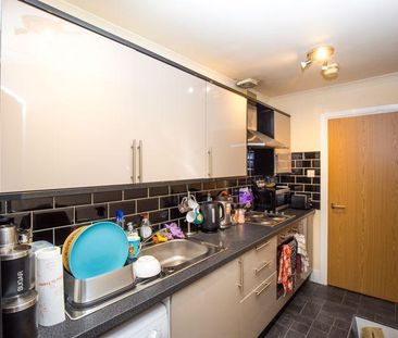 3 bedroom apartment to rent - Photo 5