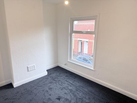2 bedroom terraced house to rent - Photo 2