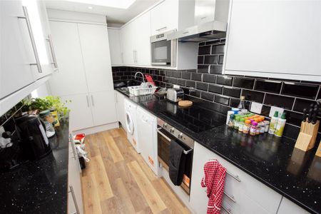 6 bedroom house to rent - Photo 4