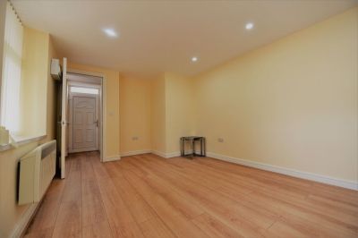 1 bedroom Flat in Flat 5, Leeds - Photo 5