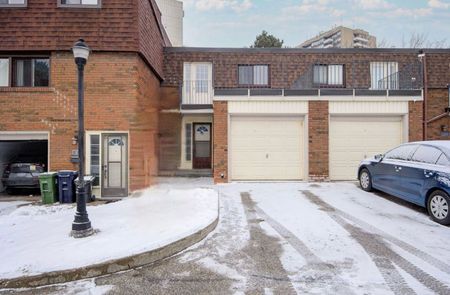 For Lease - 210 Sprucewood Court, Toronto, Ontario - Photo 2