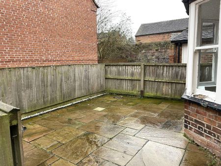 3 bedroom semi-detached house to rent - Photo 5