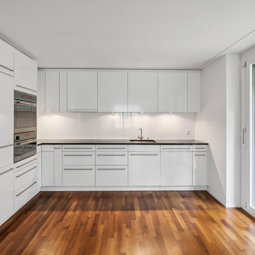 "Modern 2.5 room apartment near Schaffhauserplatz" - Photo 1