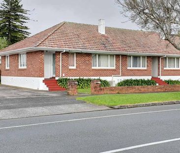 2 Bedroom unit close to Westfield St Lukes - Photo 2