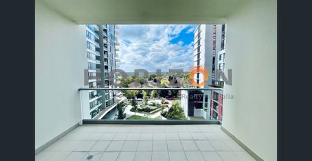 Modern North Facing One Bed Plus Study - Photo 4