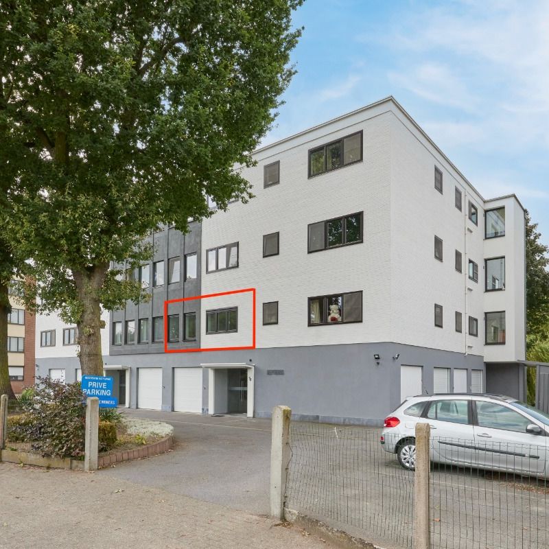 Gerenoveerd appartement pal aan het donkmeer in Berlare - Photo 1