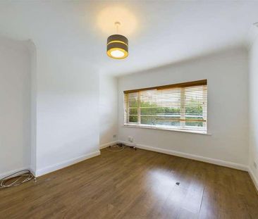 Northdown Close, Ruislip, HA4 - Photo 2
