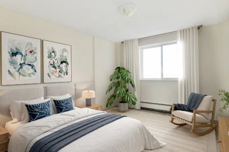 Parkwood Hills — One Bedroom Suites - Photo 3