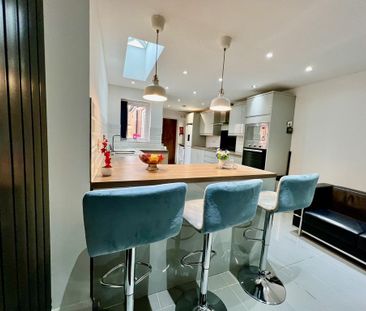 5 bedroom terraced house to rent - Photo 3