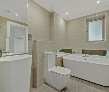 5 bedroom detached house to rent - Photo 2