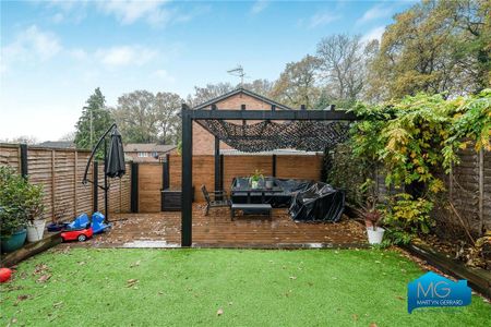 3 bedroom end of terrace house to rent - Photo 5