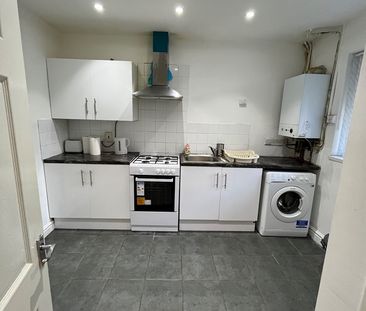 3 Bed Terraced House, Lockton Close, M1 - Photo 3