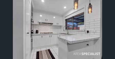 ✨ 3-Bedroom Home in the Heart of Hampton Park! - Photo 4