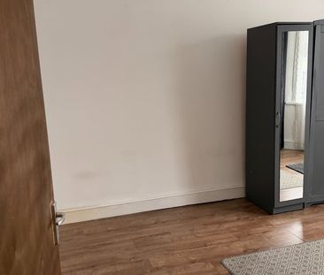 2 Bed Maisonette, Knotts Green Road, E10 - Photo 1