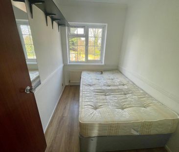 3 bedroom end of terrace house to rent - Photo 1