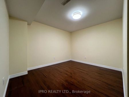 Property For Lease | W9054287 - Photo 4