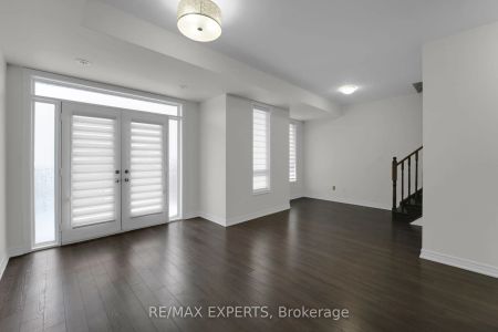 105 Kayla Crescent #10 - Photo 2