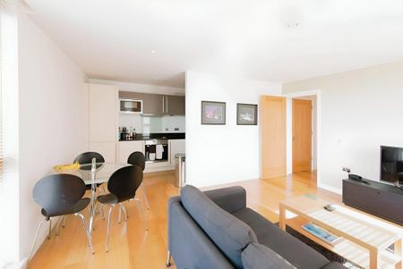 2 bedroom flat to rent - Photo 3