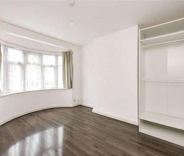 Sanderstead Road, London, E10 - Photo 3