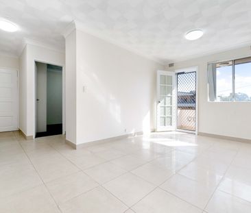 Modern Two Bedroom Apartment, Moments To The Shops, Transport And S... - Photo 6