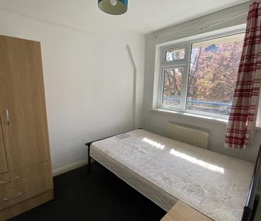 3 bedroom apartment to rent - Photo 2